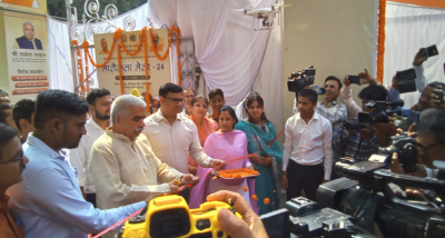 लखनऊ स्थित खादी भवन में उत्तर प्रदेश माटी कला बोर्ड द्वारा आयोजित दस दिवसीय माटी कला मेला आज से शुरू