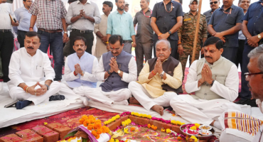 मुख्यमंत्री डॉ मोहन यादव ने मुरैना के सुरजनपुर गांव में सीएम राइस स्कूल का भूमि पूजन तथा प्राथमिक स्वास्थ्य केंद्र का लोकार्पण किया
