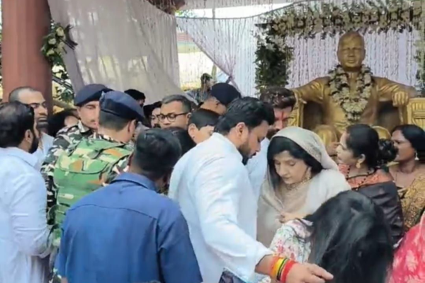 LJP (R) Leaders and Workers Pay Tribute to Ram Vilas Paswan on His Fourth Death Anniversary in Bihar