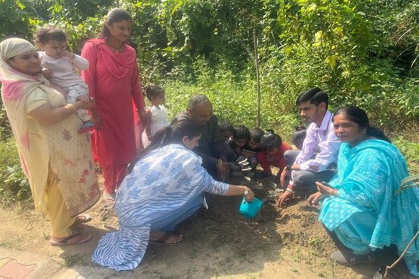  महिला एवं बाल विकास विभाग के अंतर्गत मिशन शक्ति हब ने पौधारोपण कर मनाया बेटियों का जन्मदिन