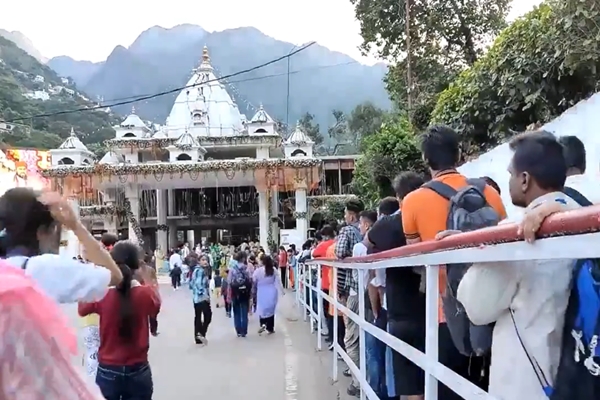 J&K: Over 4 lakh pilgrims visit Shri Mata Vaishno Devi Shrine during Navratri 2024