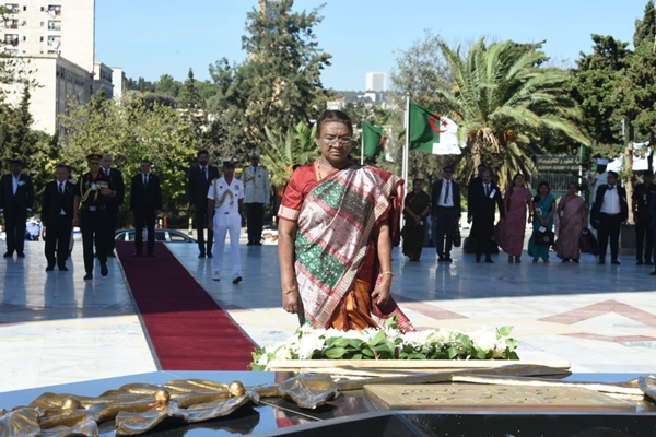 President Murmu lays wreath at Martyrs Memorial in Algeria