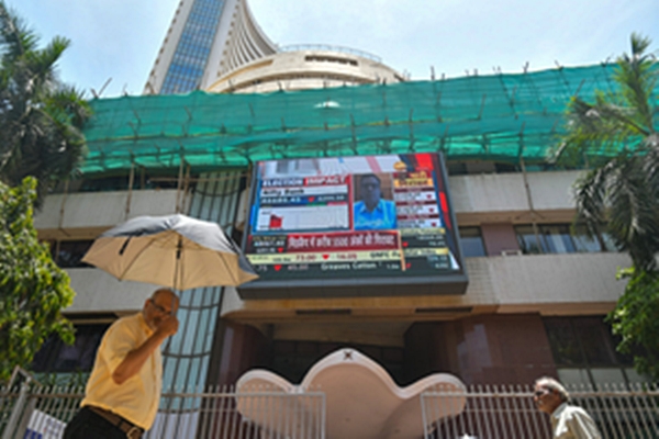 Nifty falls 112 points, sensex slips as midcap and smallcap drop 1.5%