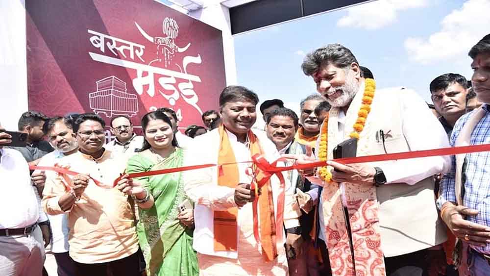 जगदलपुर के लालबाग मैदान में कल बारह अक्टूबर से बस्तर मड़ई और क्षेत्रीय सरस मेला शुरू
