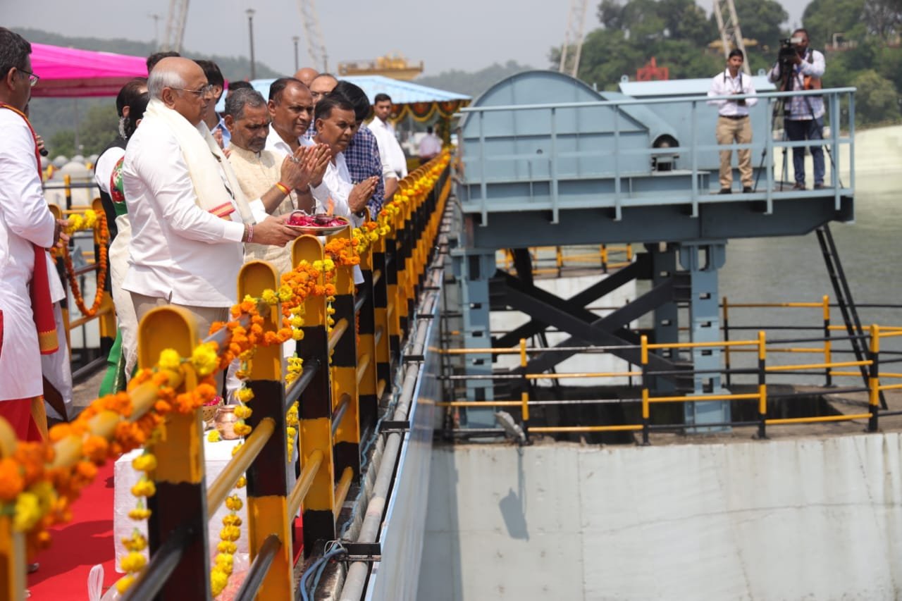 સરદાર સરોવર નર્મદા ડેમ સંપૂર્ણ ભરાતા મુખ્યમંત્રી ભુપેન્દ્ર પટેલ દ્વારા આજે નર્મદાના વધામણાં કરવામાં આવ્યા