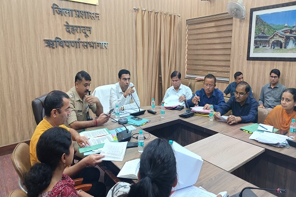 देहरादून जिला प्रशासन अभियान चलाकर सरकारी भूमि को करेगा अतिक्रमणमुक्त