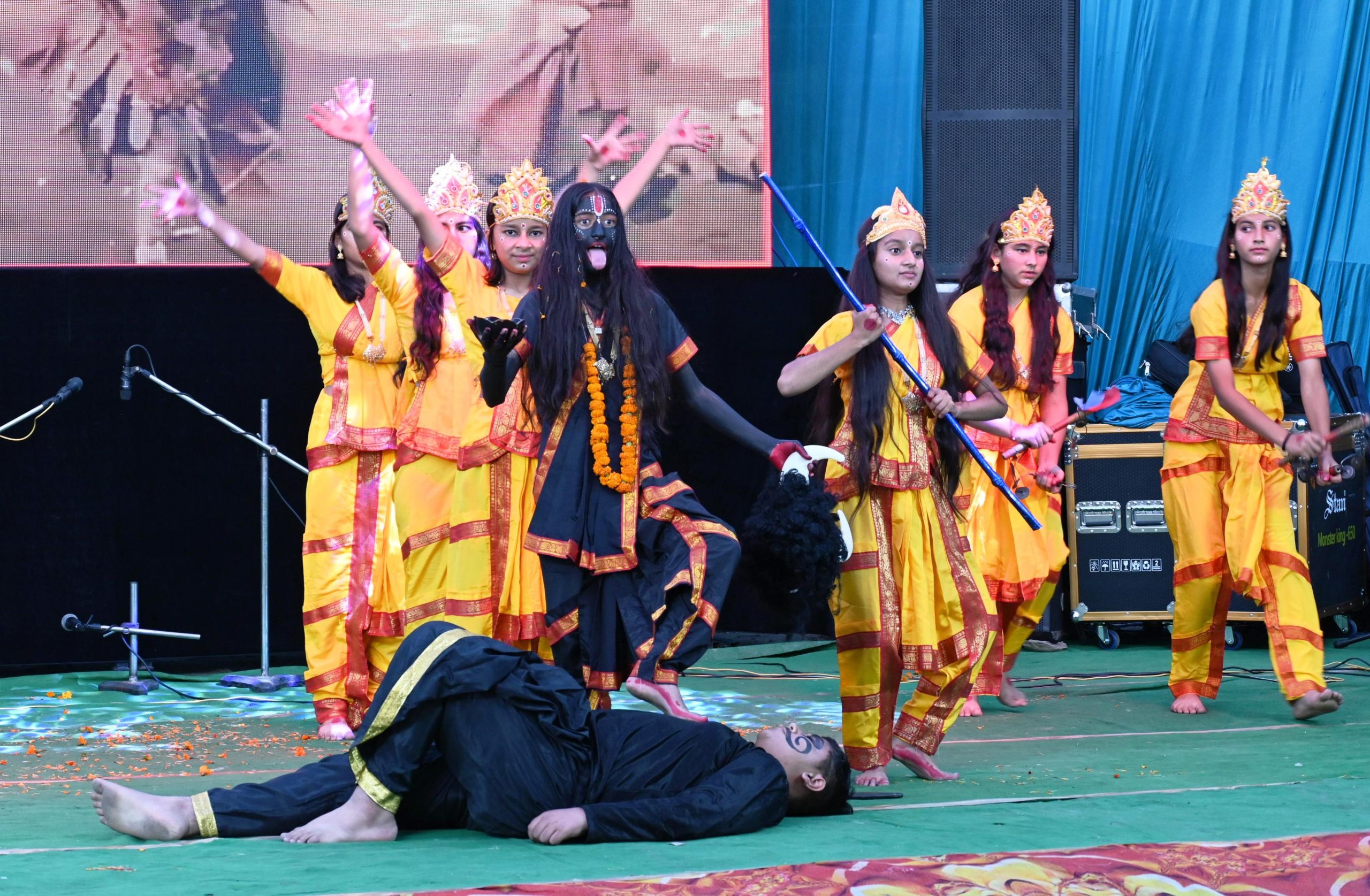 मंत्री धनी राम शांडिल ने माउंट शिवालिक पब्लिक स्कूल जुब्बड़हट्टी में वार्षिक पारितोषिक वितरण समारोह में बतौर मुख्यातिथि शिरकत की
