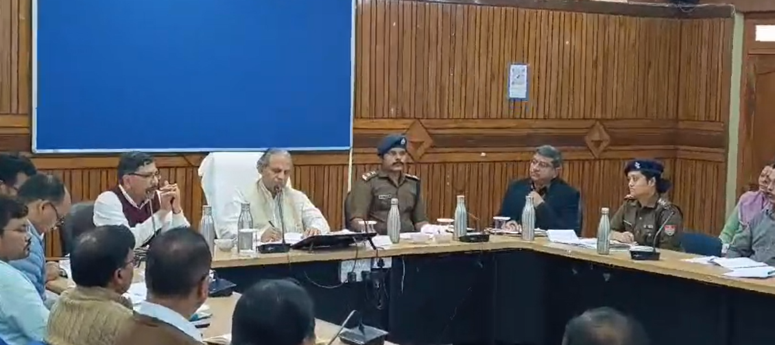 चंपावत में आपदा से क्षतिग्रस्त परिसंपत्तियों के पुनर्निर्माण का कार्य युद्ध स्तर पर पूरा करने के निर्देश