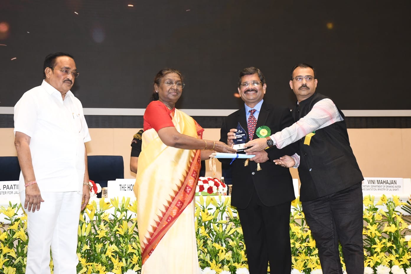 રાષ્ટ્રીય જળ વ્યવસ્થાપન ક્ષેત્રમાં ઉત્તમ કામગીરી બદલ ગુજરાતને ત્રીજું અને સુરત મહાનગરપાલિકાને શ્રેષ્ઠ શહેરી સ્થાનિક સ્વરાજ્ય સંસ્થા તરીકે પ્રથમ સ્થાન મળ્યું