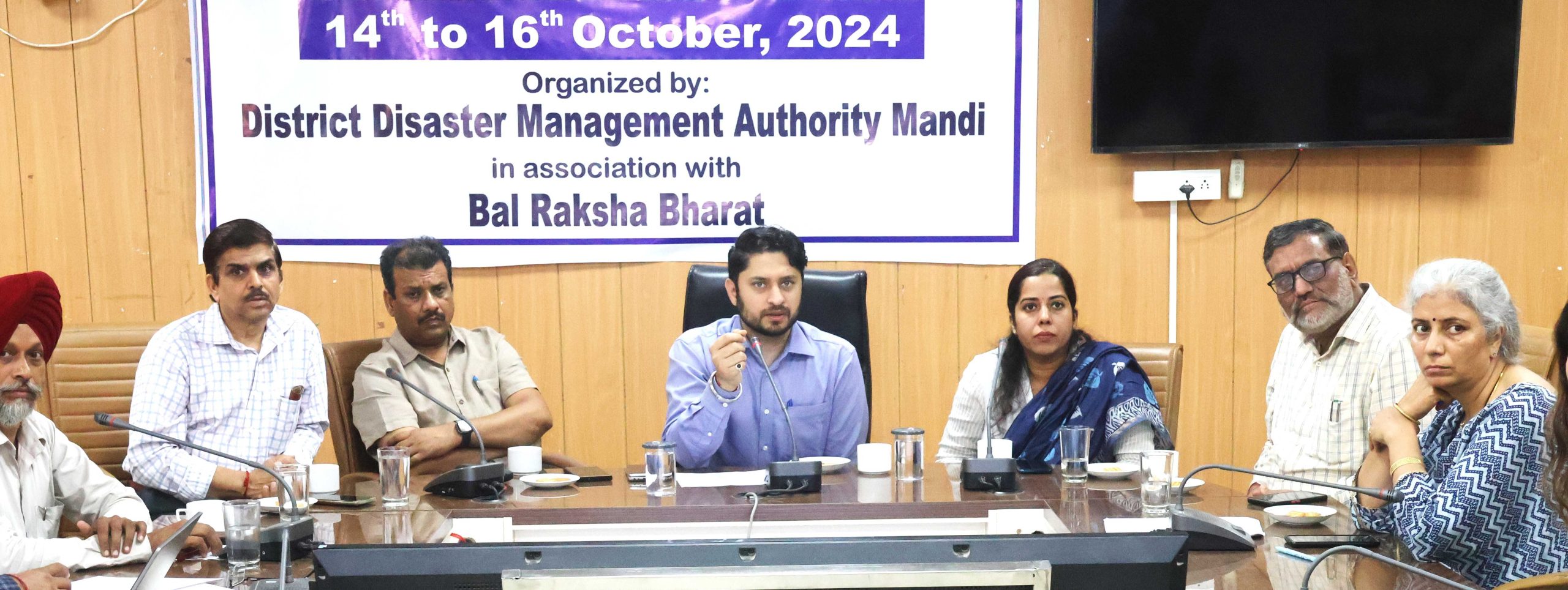 उपायुक्त मंडी अपूर्व देवगन ने क्षेत्रीय अस्पताल मंडी में आयोजित अस्पताल आपदा प्रबंधन प्लान कार्यशाला का शुभारंभ किया