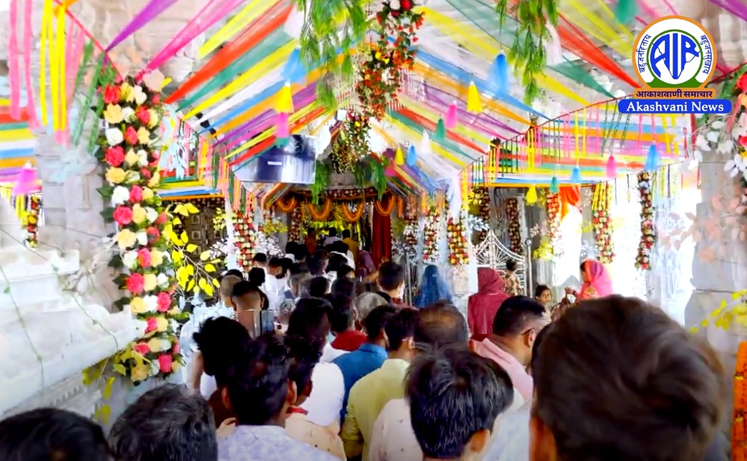 नवरात्र के चौथे दिन आज हो रही है मां दुर्गा के कुष्मांडा स्वरूप की पूजा