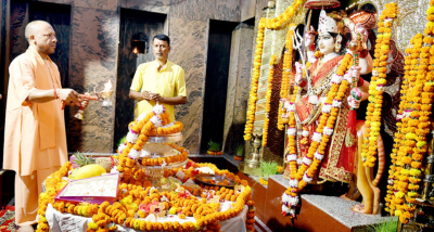 शारदीय नवरात्र की अष्टमी तिथि पर प्रदेशभर के देवी मंदिरों में भक्तों की भारी भीड़; मुख्यमंत्री योगी ने बलरामपुर के देवीपाटन शक्तिपीठ में दर्शन किये