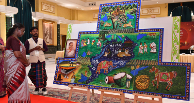 President  Droupadi Murmu Witnesses an Art Exhibition at Rashtrapati Bhavan