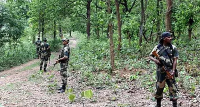 छत्तीसगढ़ की सीमा से लगे गढ़चिरौली के भामरागढ़ तहसील स्थित कोपरी के जंगलों में सुरक्षा बलों और माओवादियों के बीच मुठभेड़