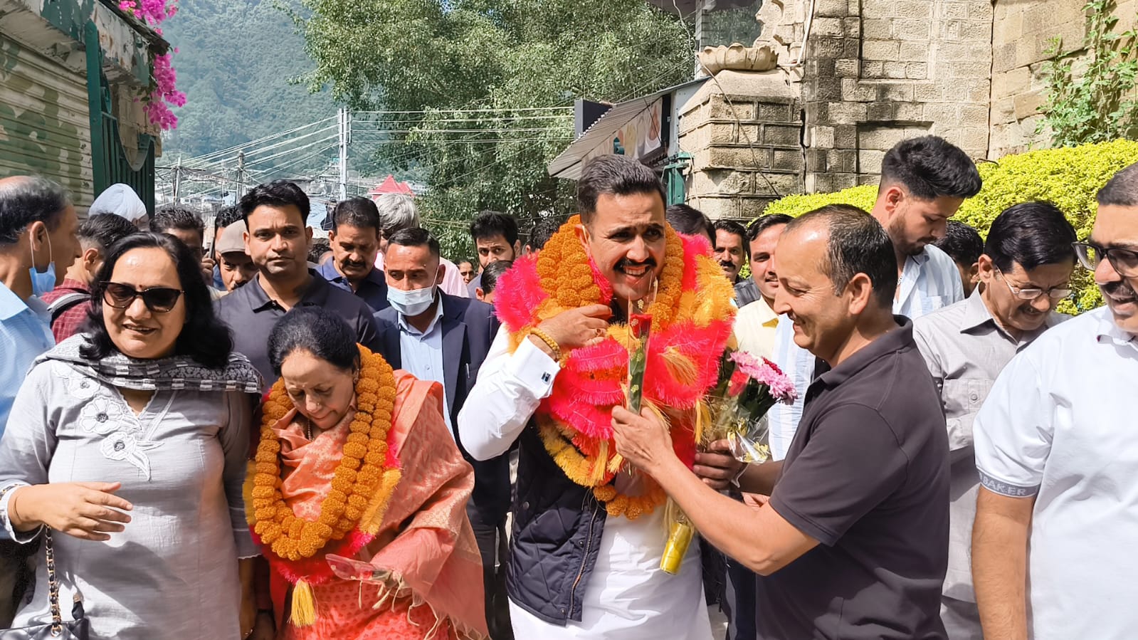 लोक निर्माण व शहरी विकास मंत्री विक्रमादित्य सिंह लोकसभा चुनावों में किया अपना वादा पूरा कर दिया