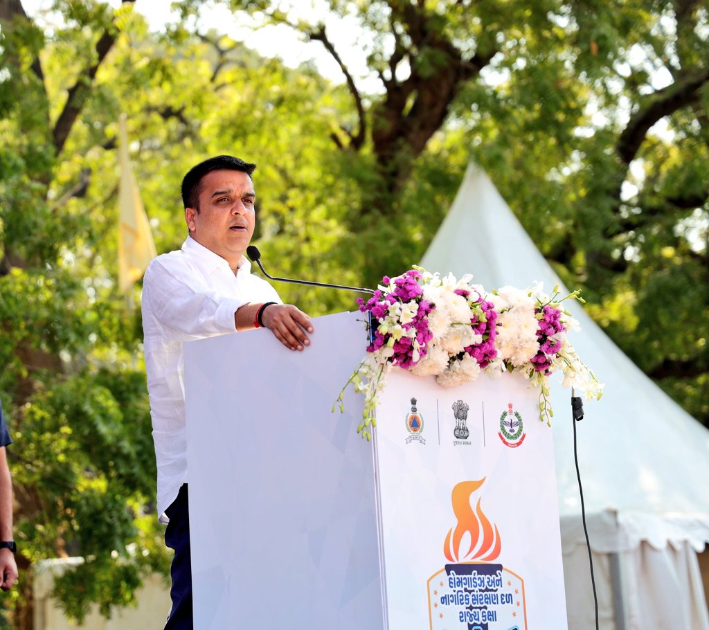 ગૃહરાજ્યમંત્રી હર્ષ સંઘવીએ ગૃહરક્ષક અને નાગરિક સંરક્ષણ દળ રાજ્ય કક્ષાના રમતોત્સવને ખુલ્લો મૂક્યો