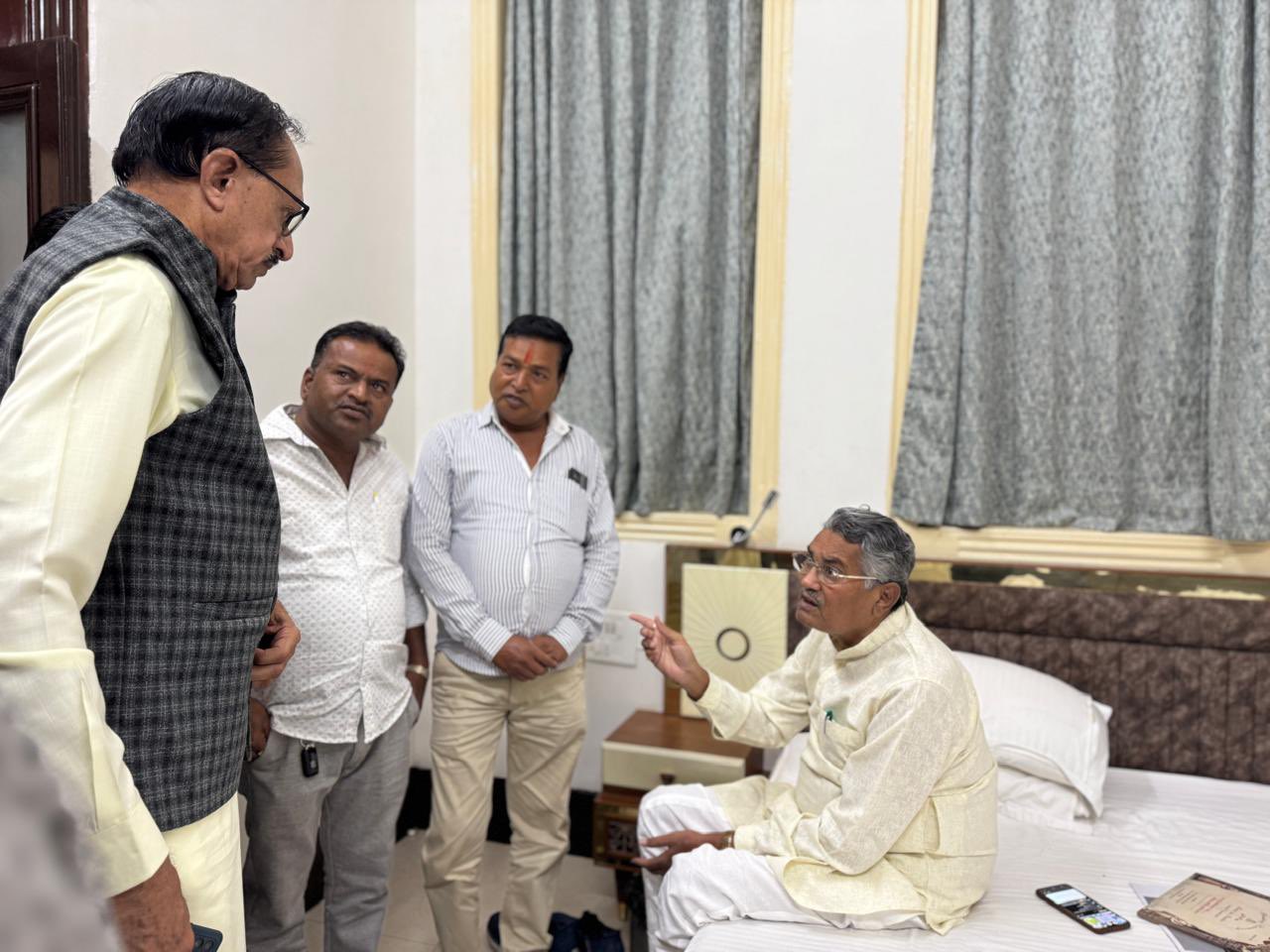 પશુપાલન મંત્રી રાઘવજી પટેલે જામનગરના નાગરિકો અને આગેવાનો સાથે લોકસંપર્ક યોજી વિકાસ કાર્યોની ચર્ચા કરી હતી