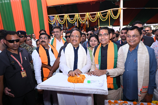 मुख्यमंत्री विष्णुदेव साय ने 60 करोड़ 20 लाख रूपए के विभिन्न विकास कार्यों का भूमिपूजन और लोकार्पण किया