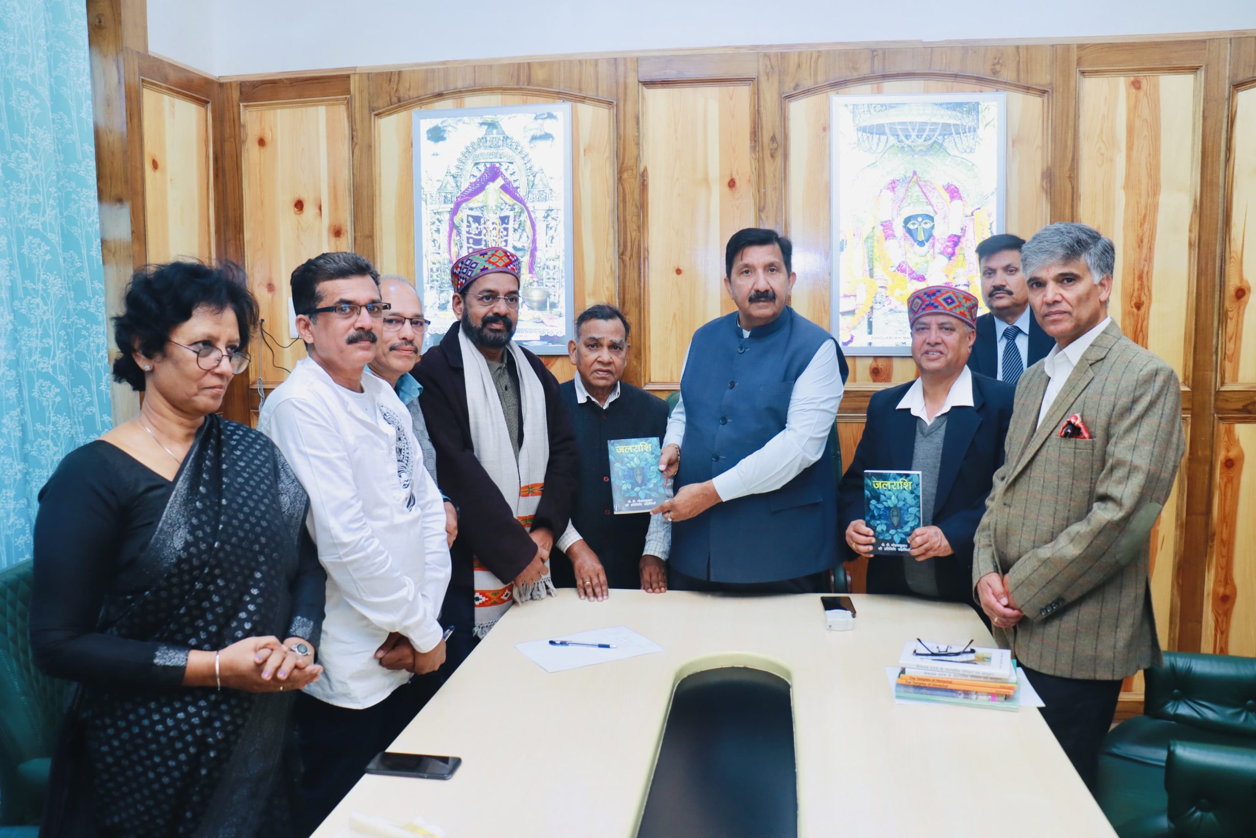 उप-मुख्यमंत्री ने केवी मोहन कुमार की पुस्तक ‘जलराशि’ का किया विमोचन