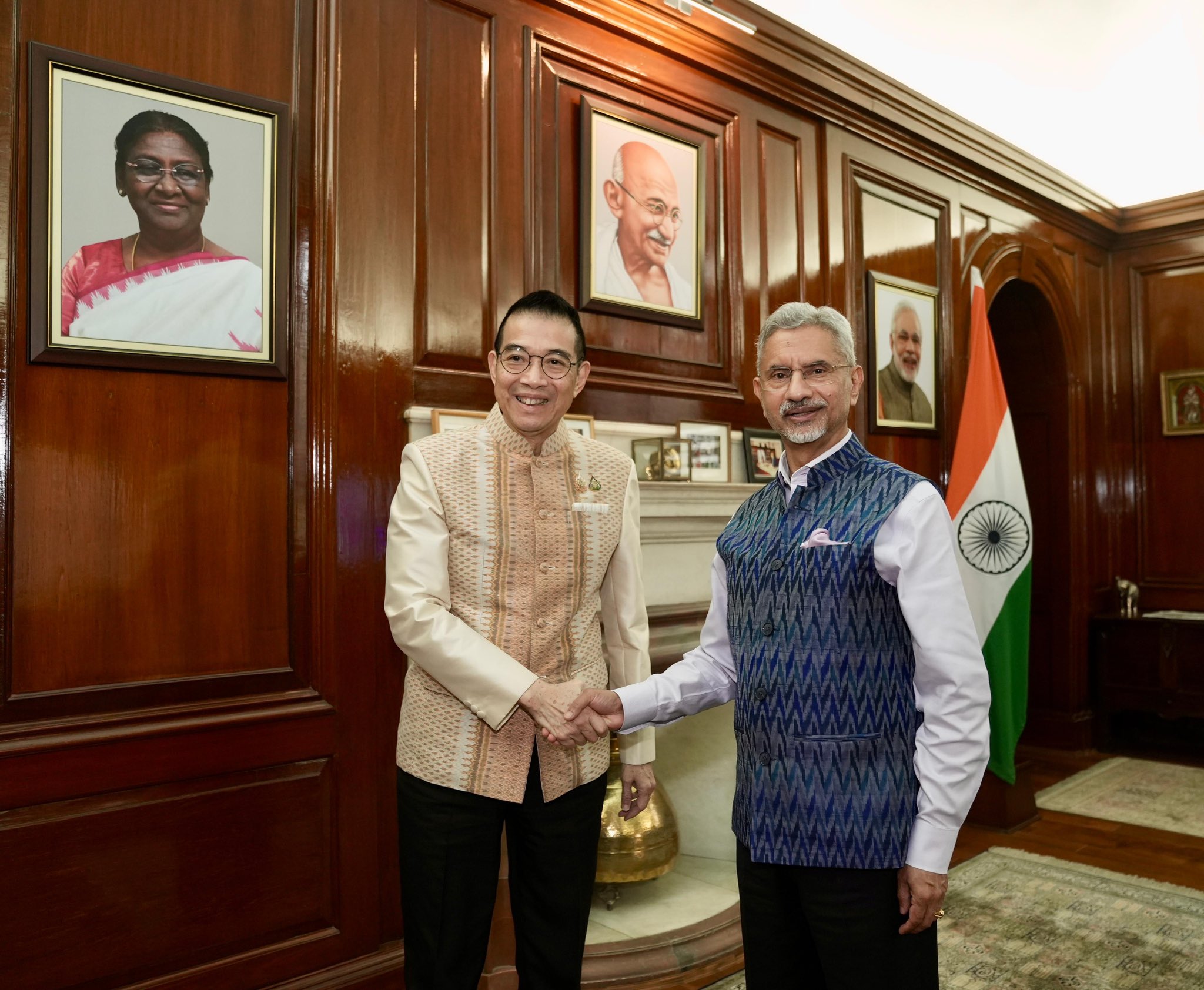 भारत और थाईलैंड के विदेश मंत्रियों ने नई दिल्ली में द्विपक्षीय संबंधों, बहुपक्षीय सहयोग और क्षेत्रीय विकास पर चर्चा की