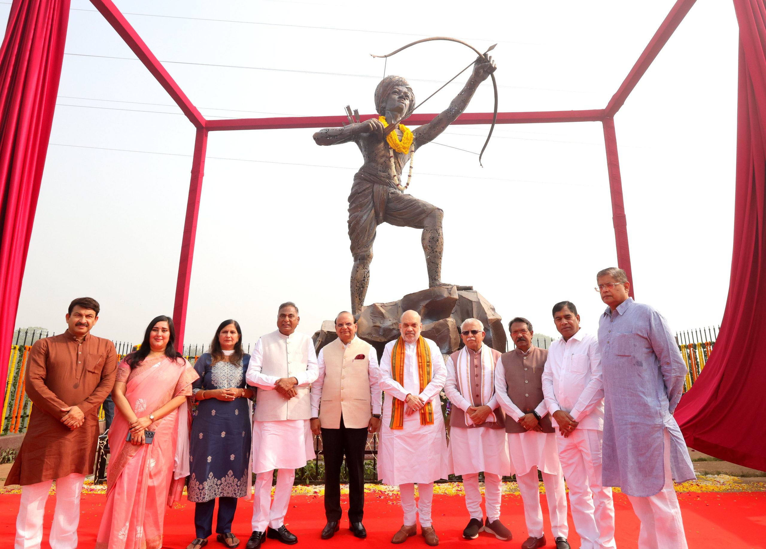 केंद्रीय गृहमंत्री अमित शाह ने भगवान बिरसा मुंडा की 150वीं जयंती पर नई दिल्‍ली के बांसेरा पार्क में उनकी प्रतिमा का किया अनावरण