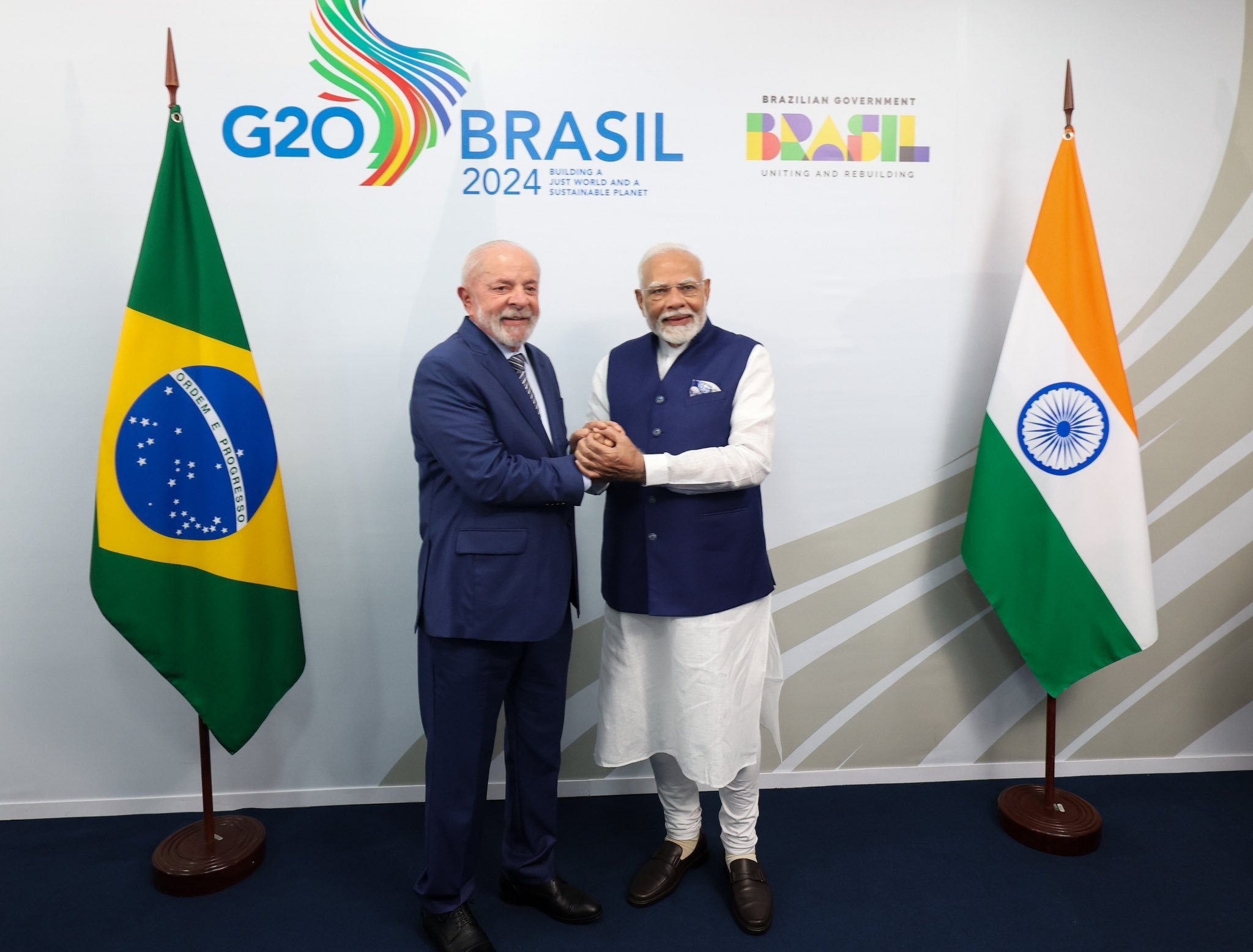 प्रधानमंत्री मोदी ने रियो डी जनेरियो में जी-20 शिखर सम्मेलन से अलग ब्राजील के राष्ट्रपति लूला दा सिल्वा के साथ द्विपक्षीय-बातचीत की