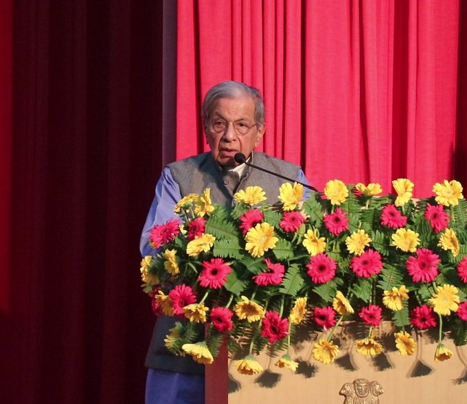 देश में बेहतर आर्थिक विकास और राजनीतिक स्थिरता के लिए 15वें वित्त आयोग के अध्यक्ष एन. के. सिंह ने एक राष्ट्र, एक चुनाव का समर्थन किया