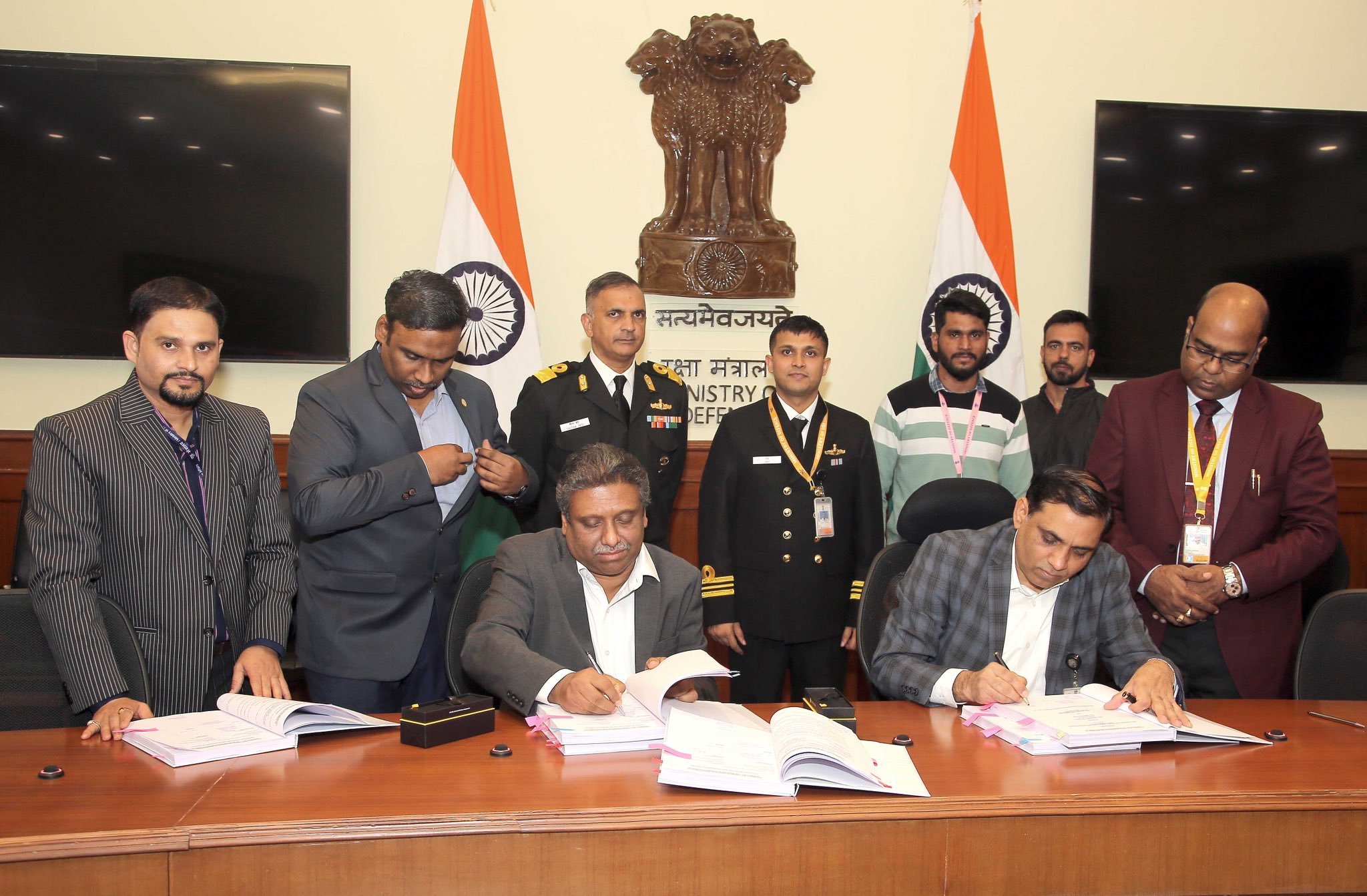 रक्षा मंत्रालय ने कोचीन शिपयार्ड लिमिटेड के साथ एक समझौते पर हस्‍ताक्षर किये