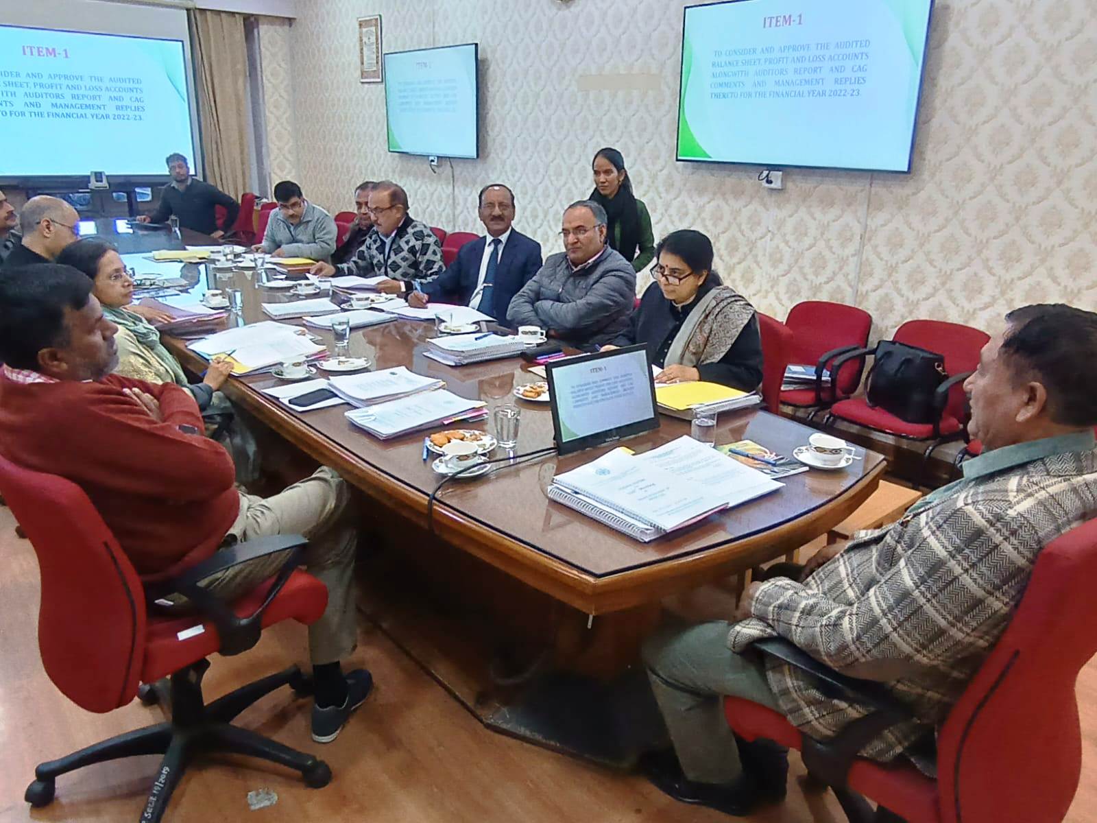 हिमाचल प्रदेश कृषि उद्योग निगम के निदेशक मंडल की बैठक आयोजित