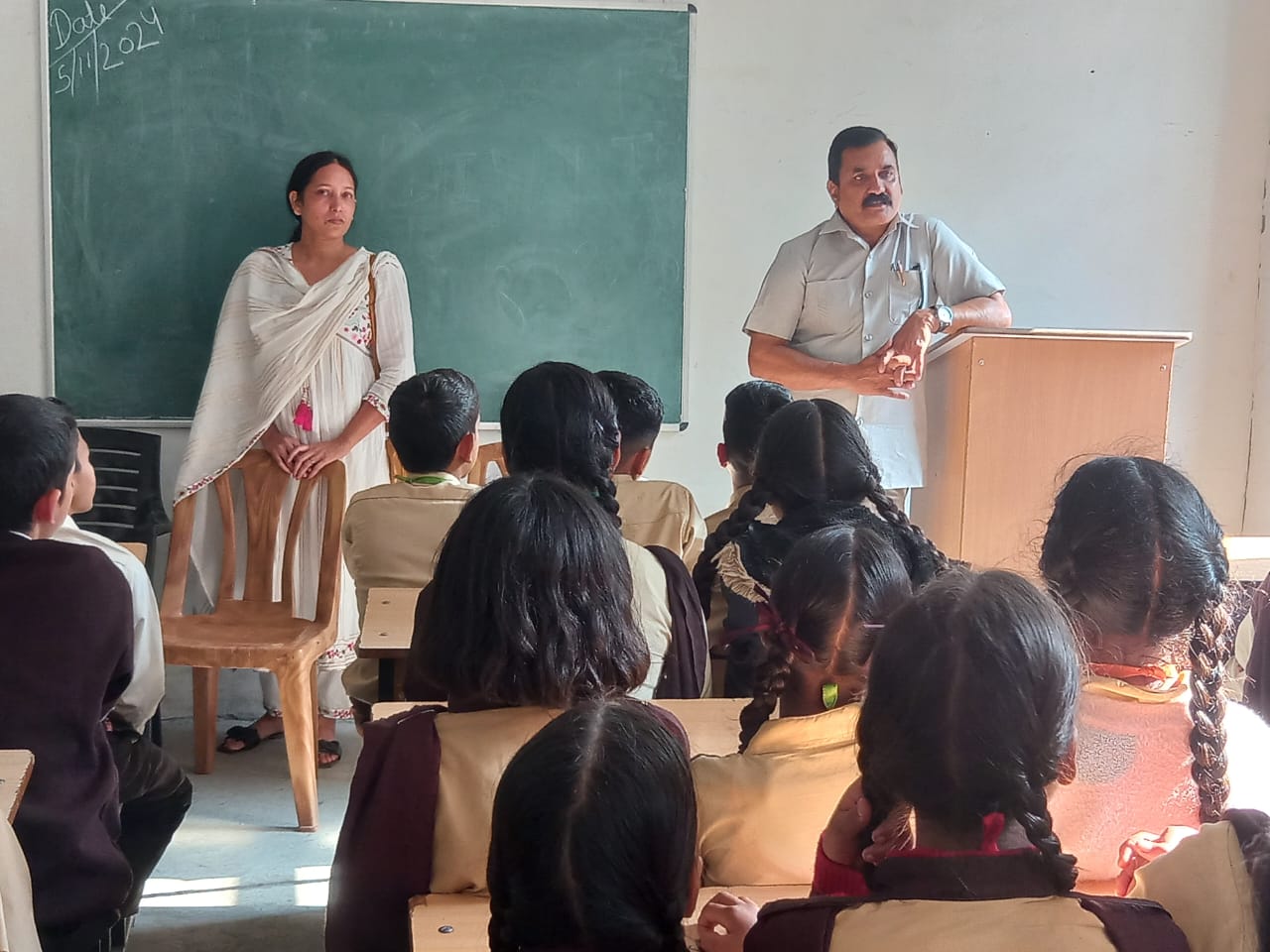 रख राष्ट्रीय सर्वेक्षण 2024 के नोडल अधिकारी ने किया जिला चंबा के विभिन्न स्कूलों का दौरा।