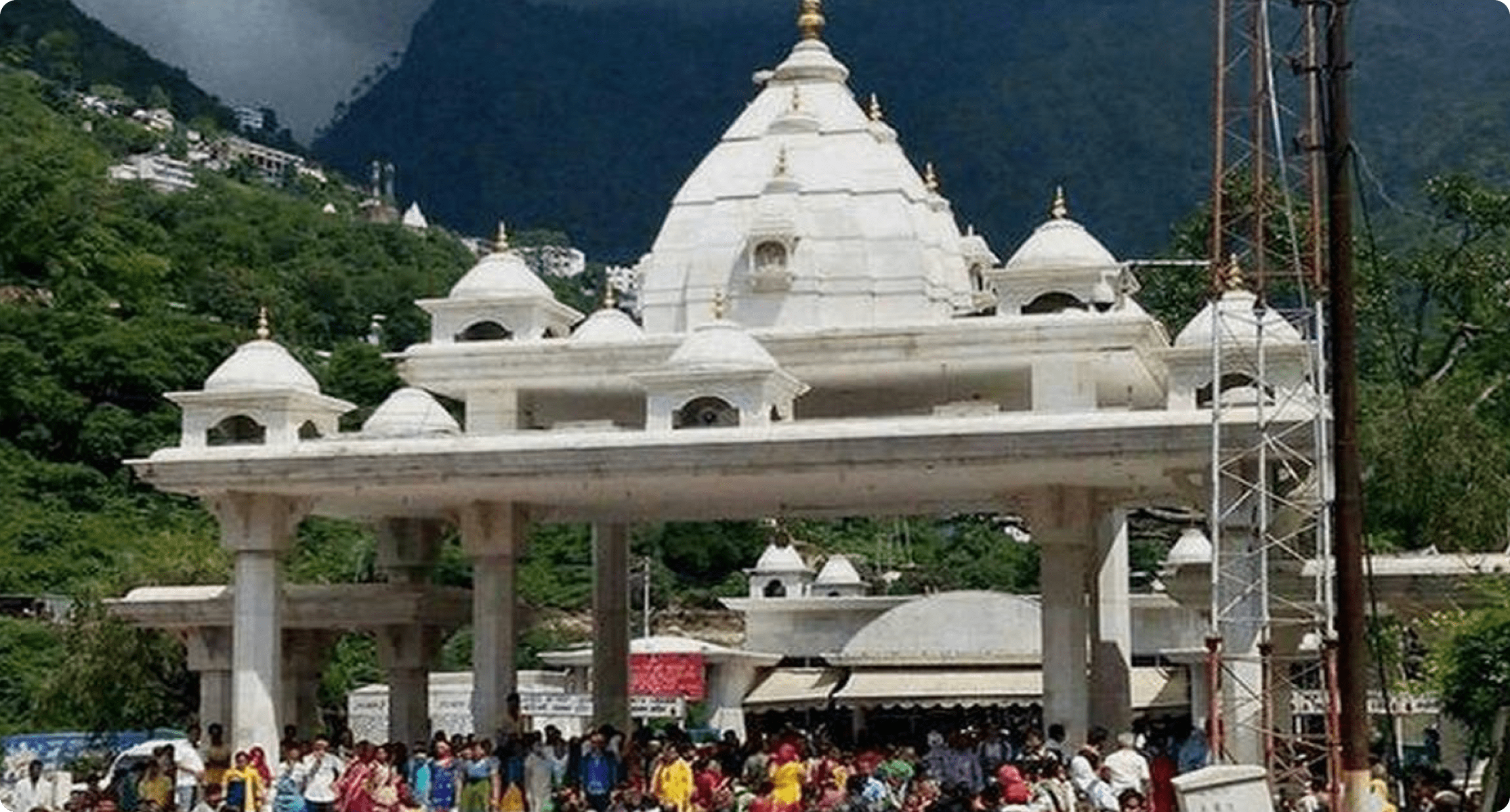 जम्मू-कश्मीर: वैष्णो देवी मंदिर में इस साल अब तक 86 लाख से अधिक तीर्थयात्रियों ने यात्रा की