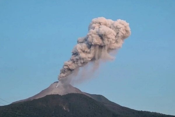 Indonesia: 10 killed in series of volcanic eruption