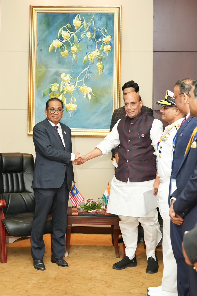 আছিয়ান দেশসমূহৰ প্ৰতিৰক্ষা মন্ত্ৰীসকলৰ বৈঠক ‘এ ডি এম এম প্লাছ’ত অংশগ্ৰহণৰ উদ্দেশ্যে লাওছ অভিমুখে ৰাওনা প্ৰতিৰক্ষা মন্ত্ৰী ৰাজনাথ সিং
