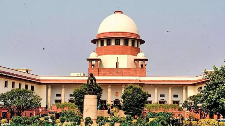 Supreme Court, in 4-3 verdict, overturns 1967 ruling denying minority status to AMU