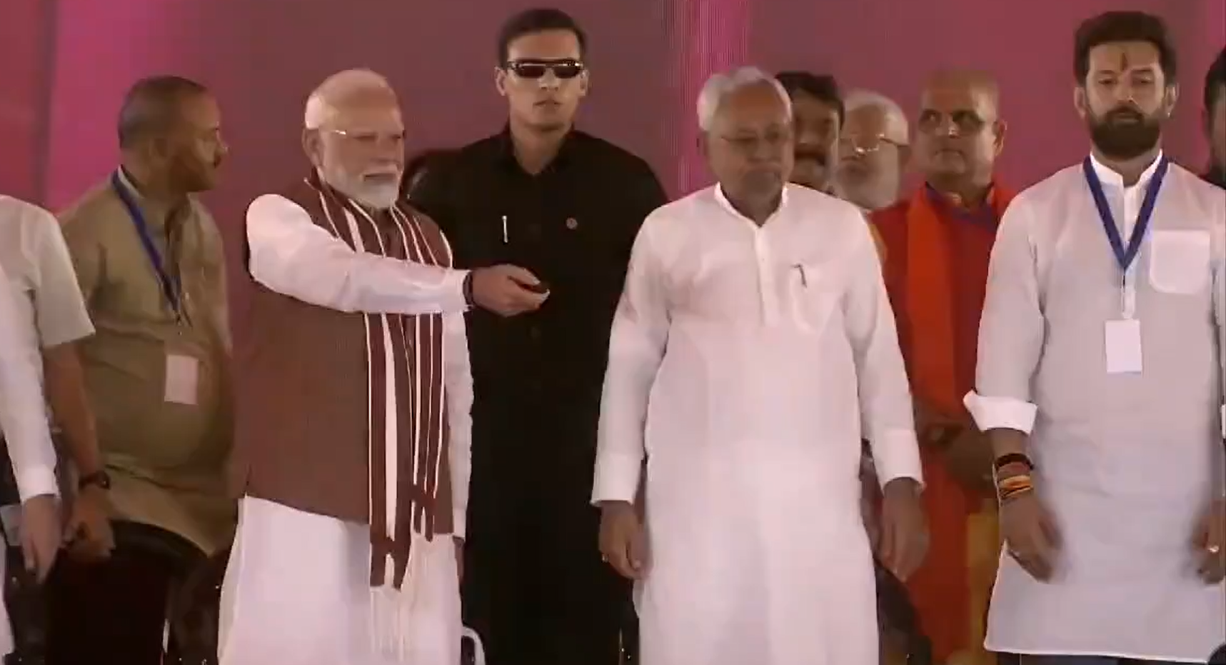 प्रधानमंत्री नरेंद्र मोदी ने बिहार के दरंभगा में किया कई विकास परियोजनाओं का शिलान्यास और लोकार्पण