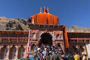 बद्रीनाथ धाम के कपाट शरद ऋतु के कारण बंद किए गए