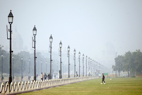Delhi’s air quality remains ‘very poor’ with AQI of 352