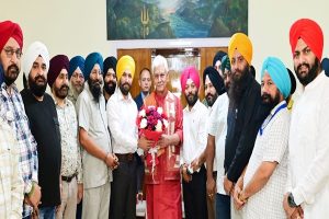 आज एक सिख प्रतिनिधिमंडल ने जम्मू के राजभवन में उपराज्यपाल मनोज सिन्हा से मुलाकात की