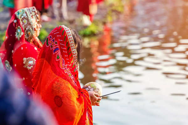 Delhi Government Constructs 17 Model Chhath Ghats Along Yamuna, Ensures Facilities for Devotees