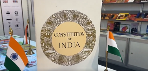 43वें शारजाह अंतरराष्‍ट्रीय पुस्‍तक मेला में भारतीय-संविधान की हस्‍तलिखित-पांडुलिपि का हुआ प्रदर्शन