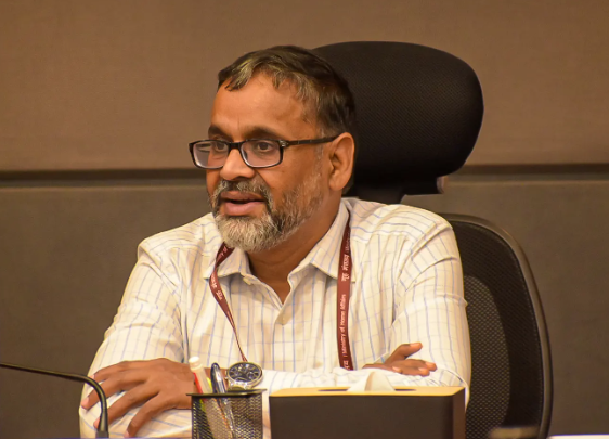 अरुणाचल प्रदेश के मुख्य सचिव मनीष गुप्ता ने सड़कों से संबंधित भूमि-अधिग्रहण मामलों की समीक्षा की