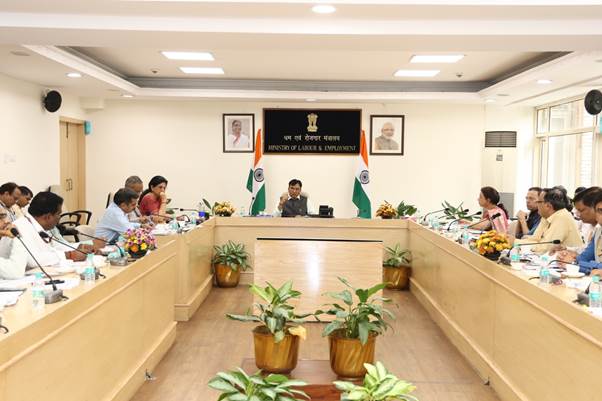 Dr. Mansukh Mandaviya Chairs Review Meeting on Revamping of Shram Suvidha and Samadhan portal