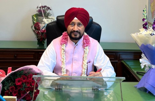 पंजाब राज्य महिला आयोग ने महिलाओं पर कथित टिप्पणी मामले में चरणजीत सिंह चन्नी को तलब किया