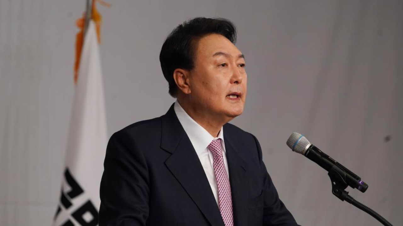 South Korean authorities impose travel ban on President Yoon Suk Yeol