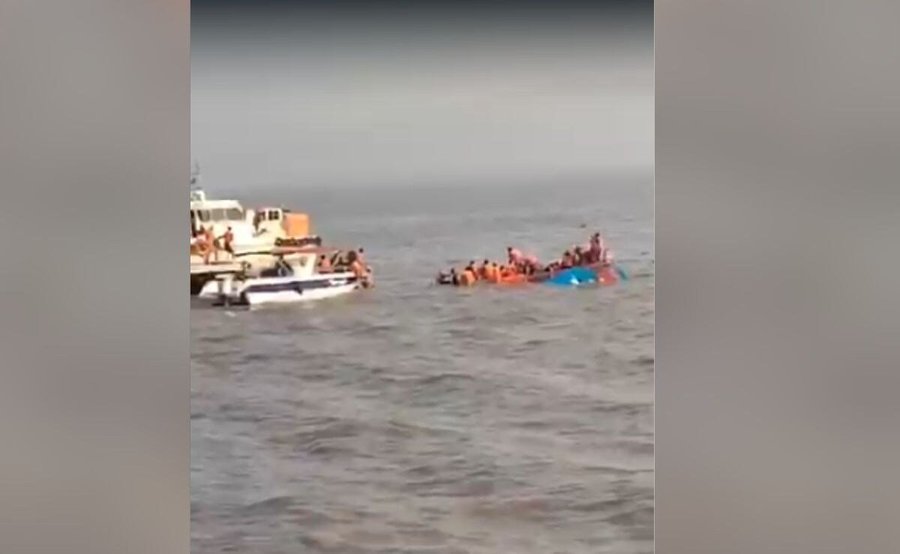 মুম্বাইত সংঘটিত এটা নাও দূৰ্ঘটনাত ১৩ জন লোকৰ মৃত্যু