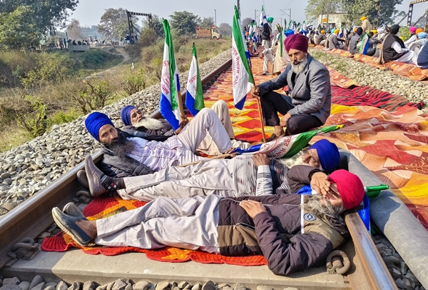 Farmers’ ‘Rail Roko’ Protest Disrupts Train Services in Punjab