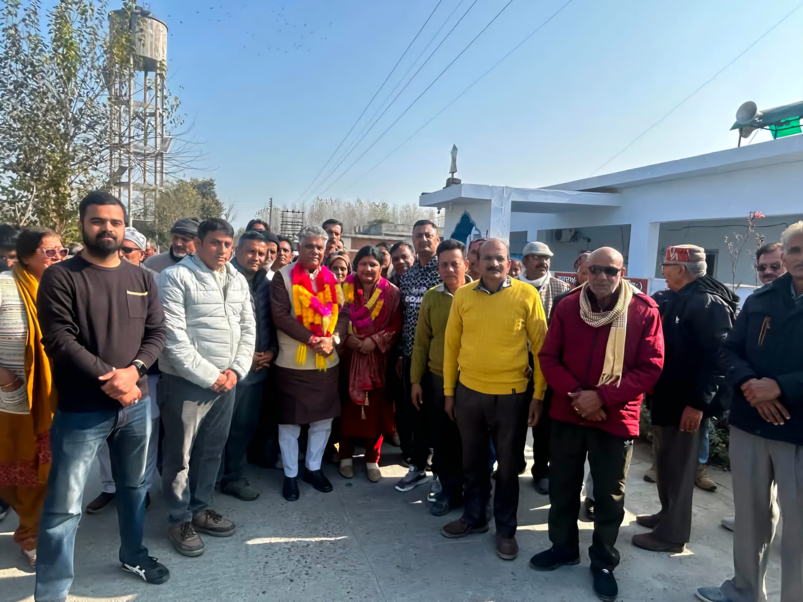डॉ0 राजीव भारद्वाज ने इंदौरा में गुरुद्वारा साहिब जाकर माथा टेका