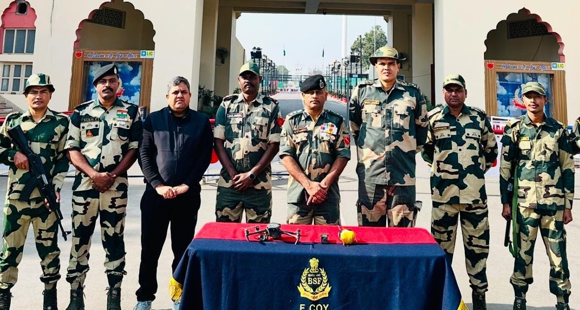 बीएसएफ ने पंजाब पुलिस के साथ मिलकर पाकिस्तान से सटी पंजाब सीमा के पर तस्करी के तीन प्रयासों को विफल किया