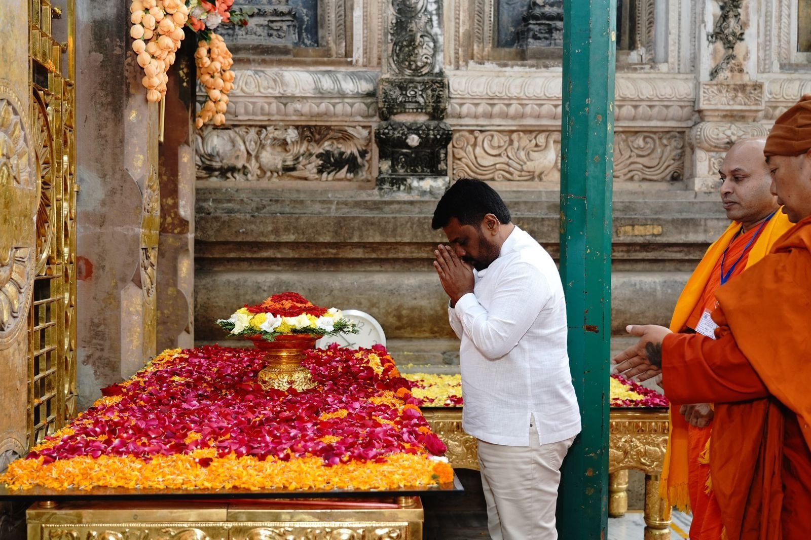 श्रीलंका के राष्‍ट्रपति अनुरा कुमार दिसाानायक ने बिहार के बोधगया में विश्‍व-विरासत महाबोधि मंदिर में दर्शन किए