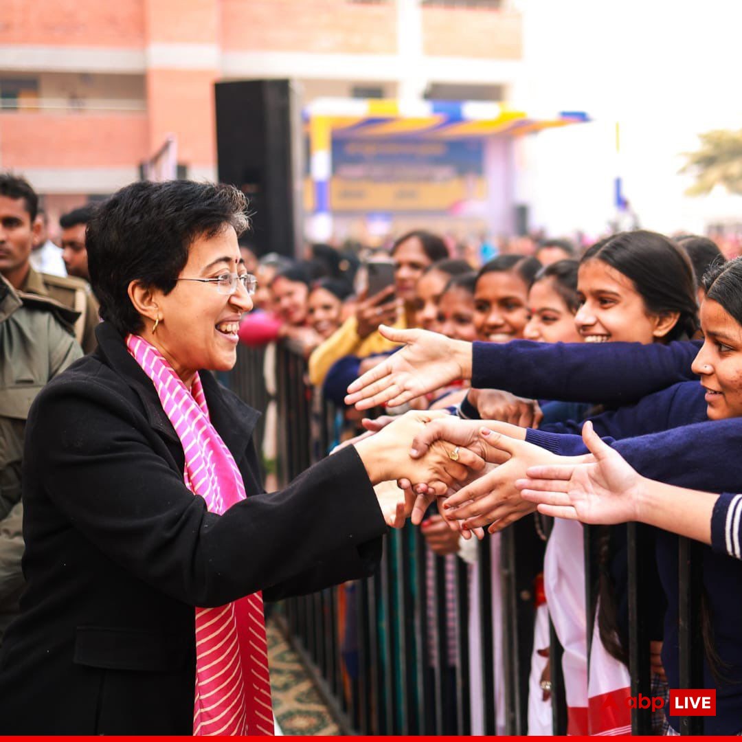 मुख्यमंत्री आतिशी ने मुकुंदपुर गांव में राजकीय कन्या उच्च माध्यमिक विद्यालय में एक नए अकादमिक ब्लॉक का उद्घाटन किया